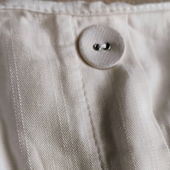 WHITE TWO PIECE SKIRT AND CROP TOP - Picture 2 of 9